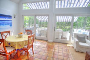 Sunroom, breakfast table