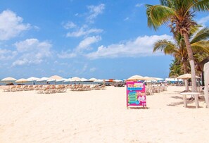Right on the beach! (Please note this is a beach club and it is not part of the building/facilities)