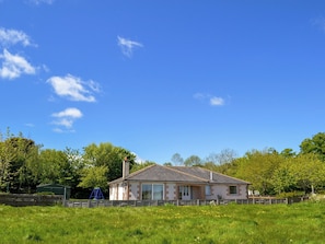Delightful holiday home | Fairways Cottage, Belford, near Bambugh