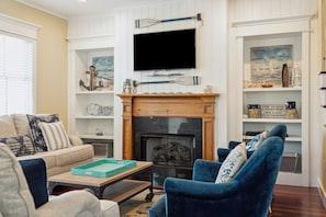 From our recent review: This was the perfect place for our family to celebrate Christmas. The location was unbelievable-an extremely short walk to Christmas mass, multiple restaurants and the beach/pier.