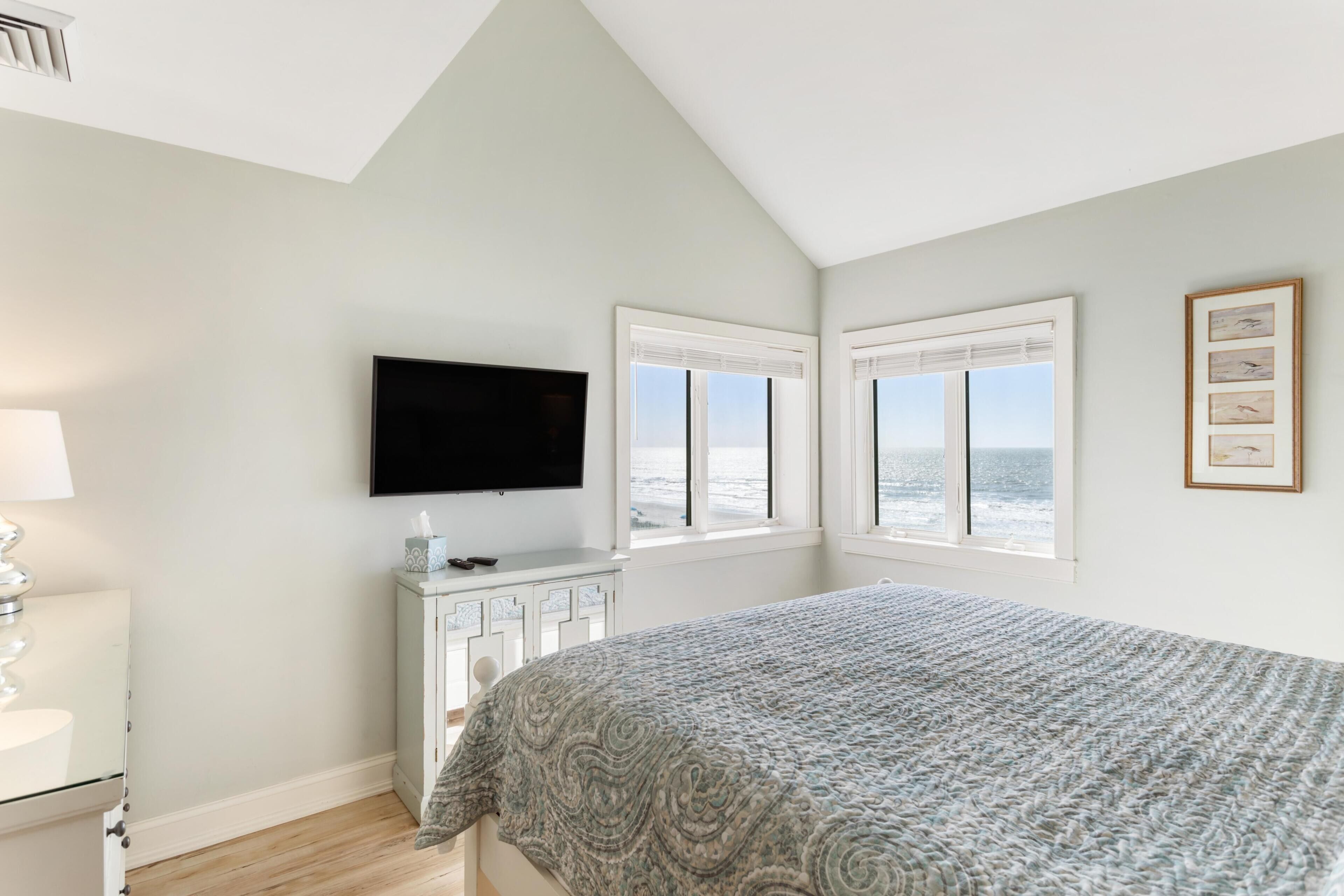 4436 Windswept: $250 Beach Gear/Bike Credit, Oceanfront
