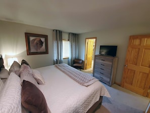 Beaver Creek West K-3 Master bedroom with King bed