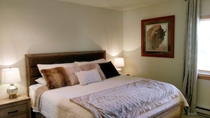 Beaver Creek West K-3 Master bedroom with King bed