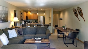 Beaver Creek West K-3 Living room and Kitchen