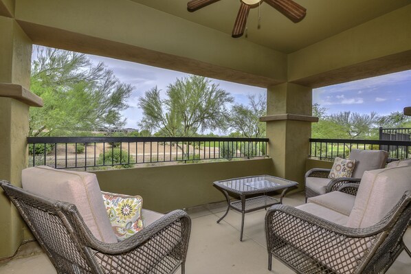 On golf course, west-facing patio for amazing AZ sunsets!