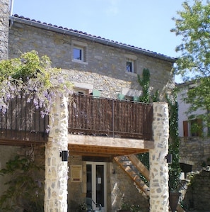 Accès avec escalier