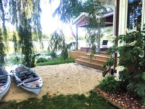 Kids beach area - shallow lake entrance 
