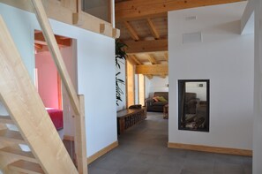 A deluxe Chalet D &#39;Edmond in Paradiski