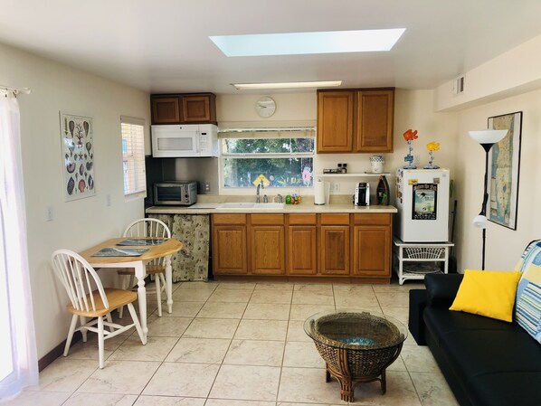 Living room/kitchen.