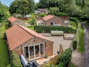 Stunning holiday homes | The Chicken Coop, Woodcutters Cottage - Bray Holiday Cottages, Fulletby, near Horncastle