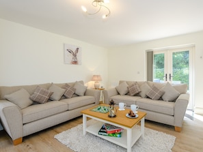 Inviting seating area | Woodcutters Cottage - Bray Holiday Cottages, Fulletby, near Horncastle