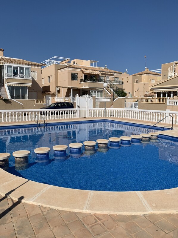 Swimming pool at the back 