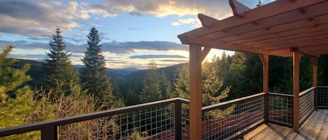 Relax and take in mesmerizing views and sunsets at our private mountain cabins.