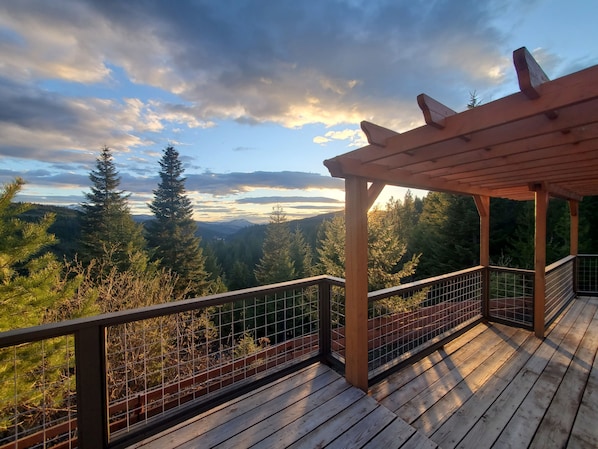 Relax and take in mesmerizing views and sunsets at our private mountain cabins.