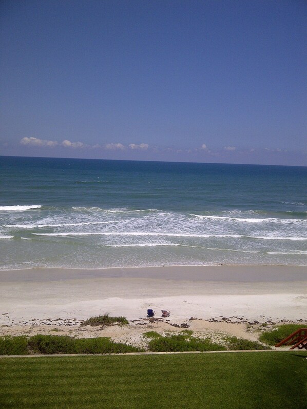 Bright, sunny day overlooking this crystal clear low tide...THIS is PARADISE! 