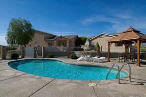 Shared gated pool