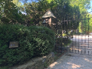 Security Pad & Gate