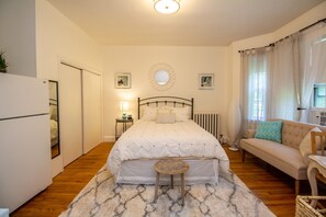 Full Studio Space, Lots of Closet room and a couch for company