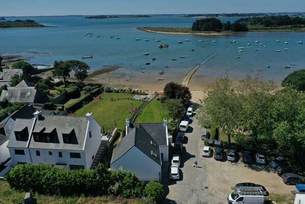 La maison devant le ponton