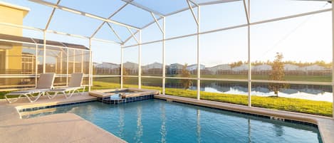 Private Pool + Jacuzzi