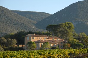 La Grande Bastide Rustrel -Une belle bastide du 17ème siècle entièrement rénovée