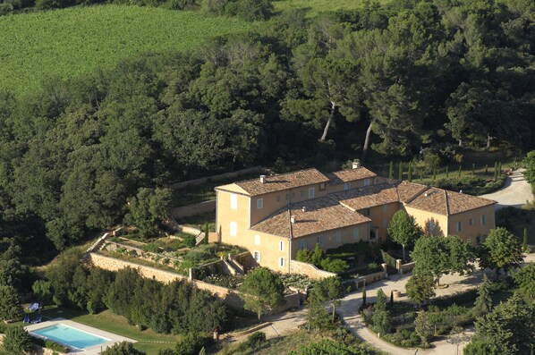 La Grande Bastide Rustrel- Vue du ciel