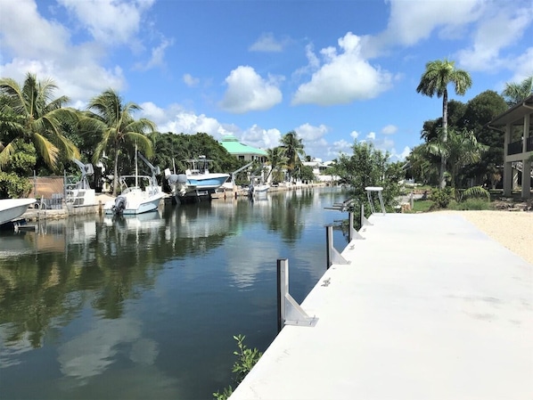 WOW 60 ft dock on 60 ft wide deep water canal. 5 minutes to Kemp Channel