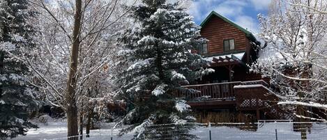 The Wild Turkey Lodge sits on 1.47 wooded acres on Scenic Ogden Canyon Road