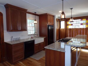 Kitchen, facing the lake 