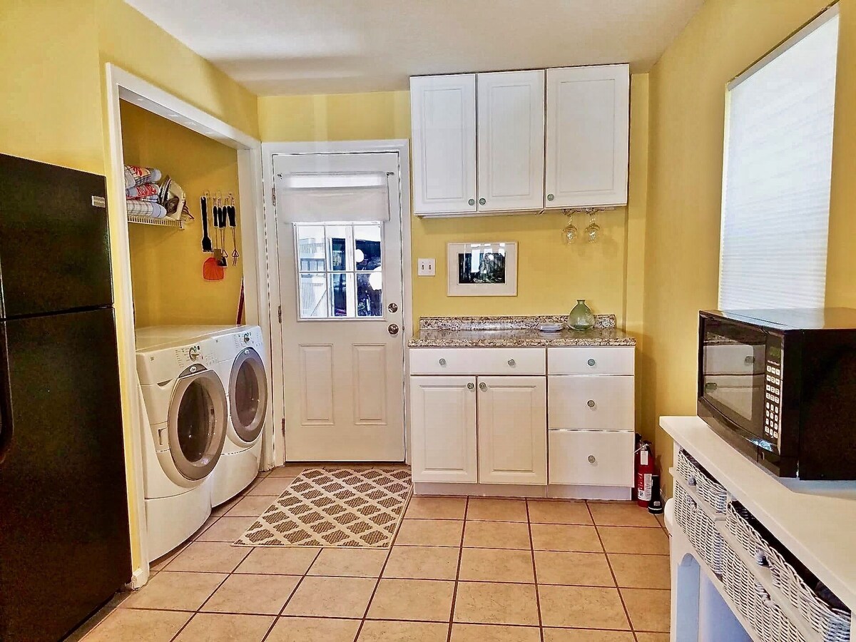 Under The Boardwalk – Across from Beach – 2 bd / 1 bt