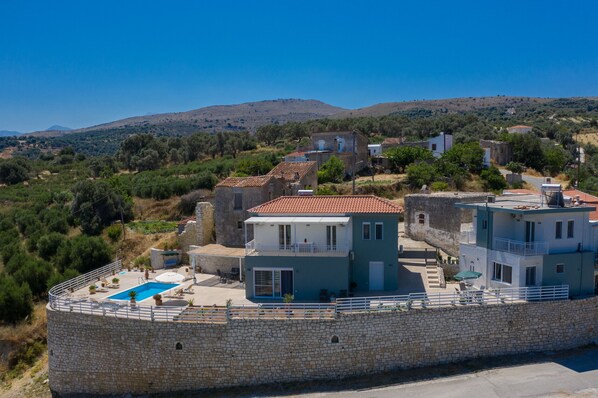 Modern villa,Great sea views,private pool, Agia Triada,Rethymno,Crete