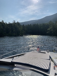 "Pelican" Lake George Luxury Fully Loaded 37' Cruiser Yacht Day or Overnight Use