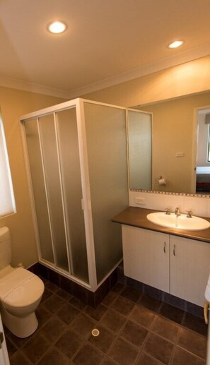 04.bathroom1