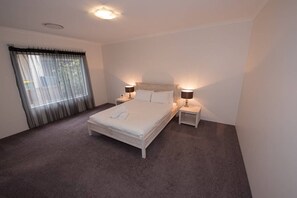 04 bedroom 2.jpg