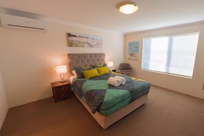 05bedroom1