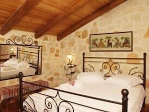 Exclusive Zante Villa | Villa Ntopia | 1 Bedroom | Swimming Pool & Beautiful Garden | Tragaki