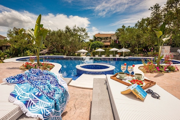 Exclusive Zante Villa | Villa Ntopia | 1 Bedroom | Swimming Pool & Beautiful Garden | Tragaki