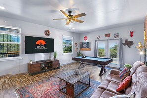 Gameroom with pool table