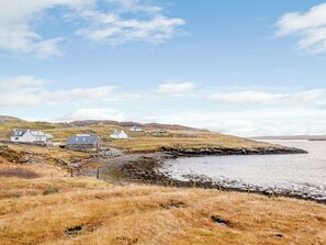 Setting | Riof Bay - Riof Cottages, Reef, Isle of Lewis
