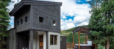 Welcome to Winter Park Ski Haus - a five bedroom home close to the slopes