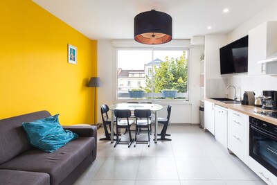 Table à manger pour 6 personnes | 1Stays