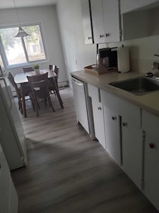Fully Furnished 3Bed/2Bath Apartment at Riverbend