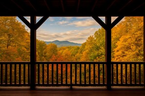 I Love View Cabin