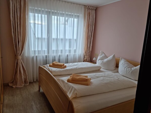 Zwei-Raum-Appartement-App48 Schlafzimmer