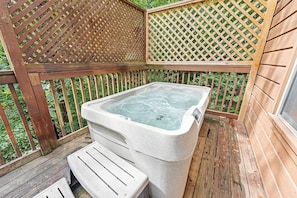 Tub, Hot Tub, Indoors, Architecture, Building