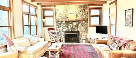 Open LR: two couches, two large chairs & rocker. Enjoy the fireplace apres ski