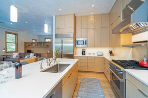 5-Telluride-480-Depot-Kitchen-Living