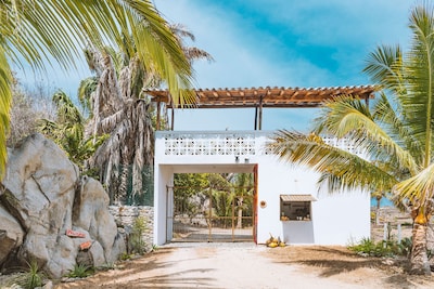 OffGrid SuperAbode Domes In Front of the Ocean with Pool near Roca Blanca 