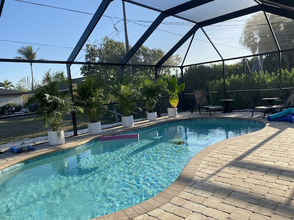 Enclosed pool area!