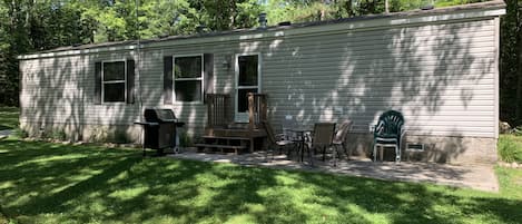 Cozy Trailer on 4 acres